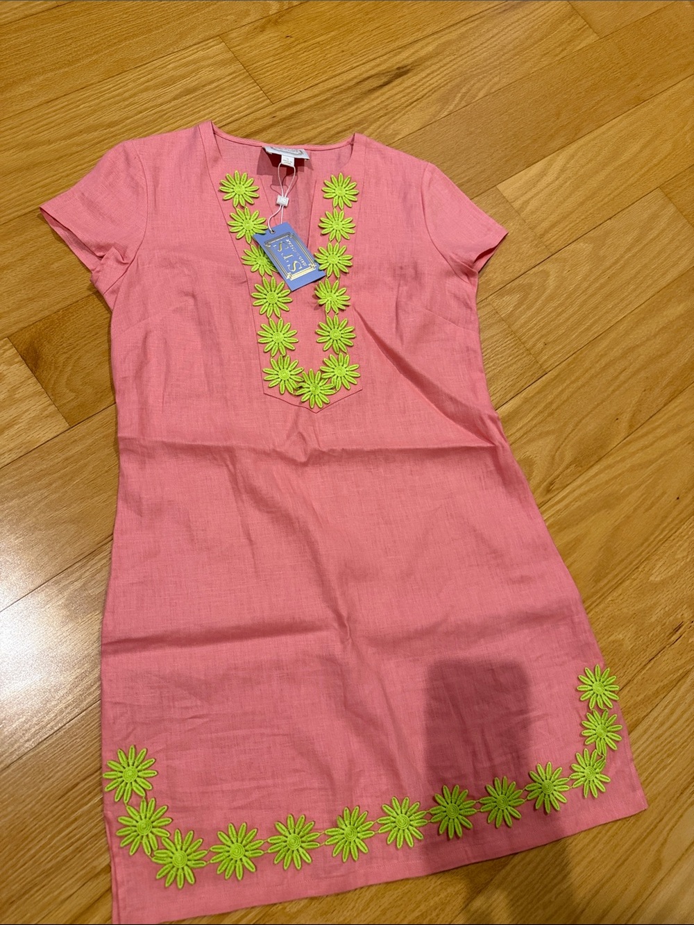 Sail to Sable Pink Shift Dress with Lime Floral Appliqué Size Small NWT